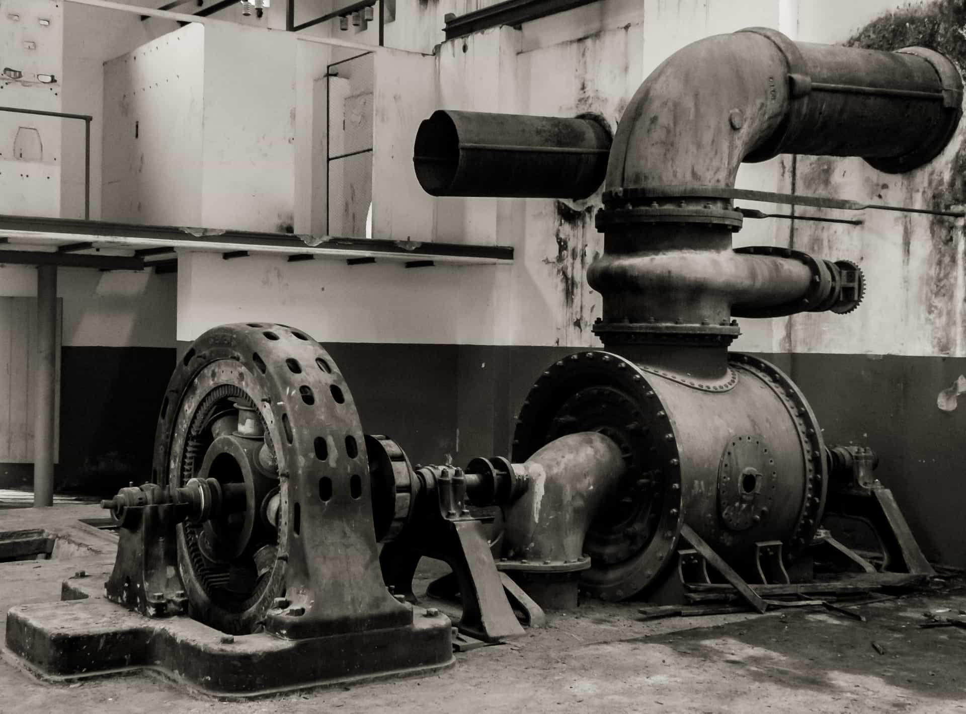 Water pump and pipework of a chilling system